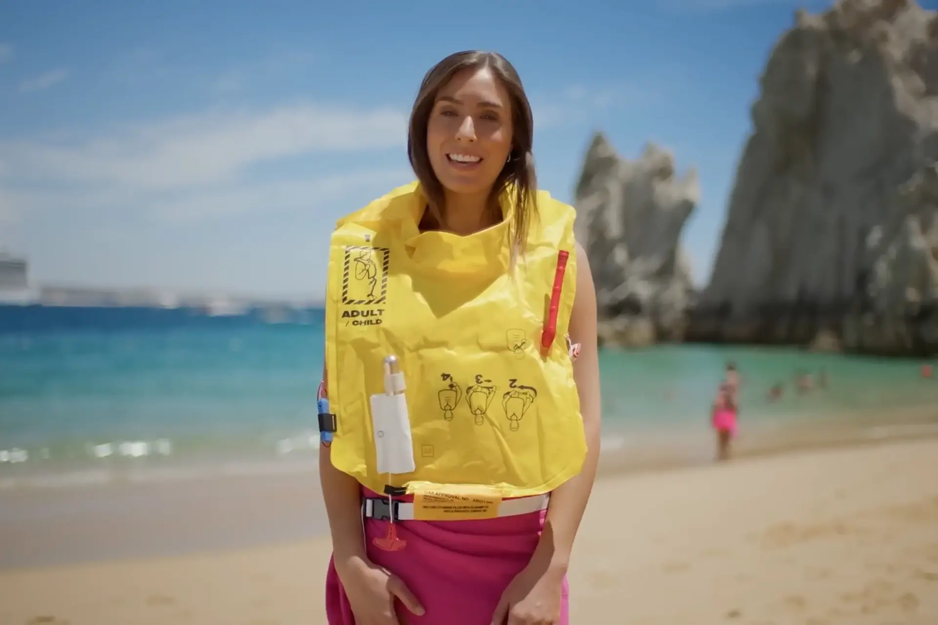 Qantas Safety Video 2024.00_02_35_06.Still004